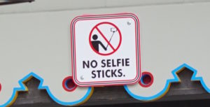 no-selfie-sign
